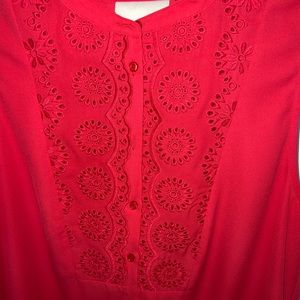 Anthropologie Mauve Red Top, Size 6 in excellent condition,button up front
